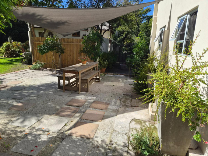 Others 2, Agapanthus garden cottage, Overberg