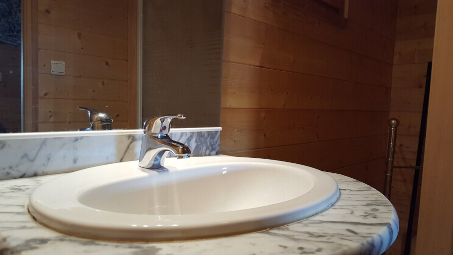 Bathroom 4, Chalet in Les Gets Near Ski Bus & Sauna, Haute-Savoie