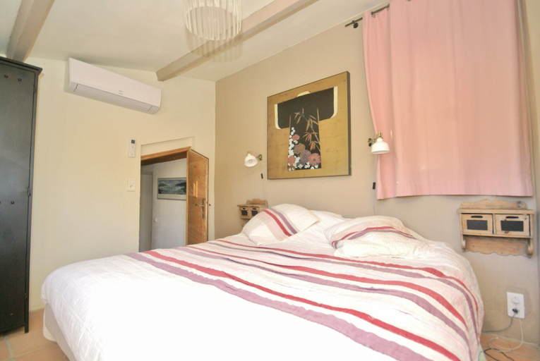 Room 5, Villa in Crillon-le-brave Near Mont Ventoux, Vaucluse