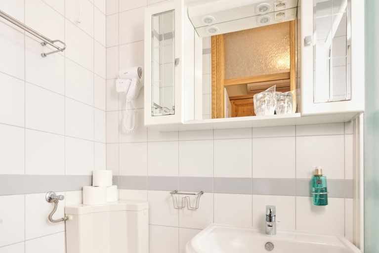 Bathroom 4, Aminess Kadoor Hotel, Karlovac