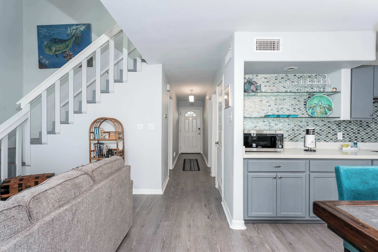Interior 5, Bayside Waterfront Home With Private Patio, Cameron