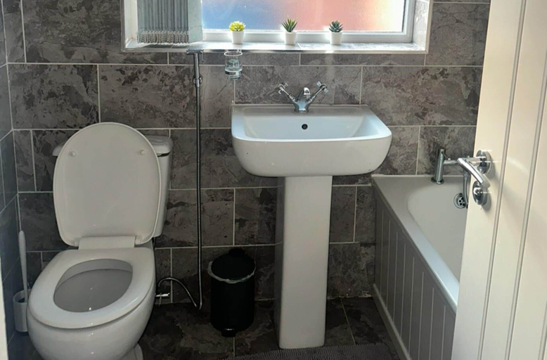 Bathroom 3, City Chic Retreat In Birmingham, Birmingham