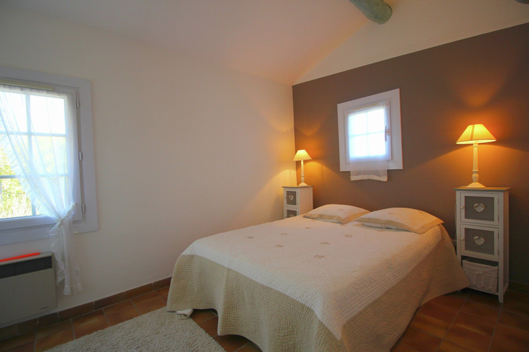 Room 2, Holiday Home Provence With Pool, Alpes-de-Haute-Provence