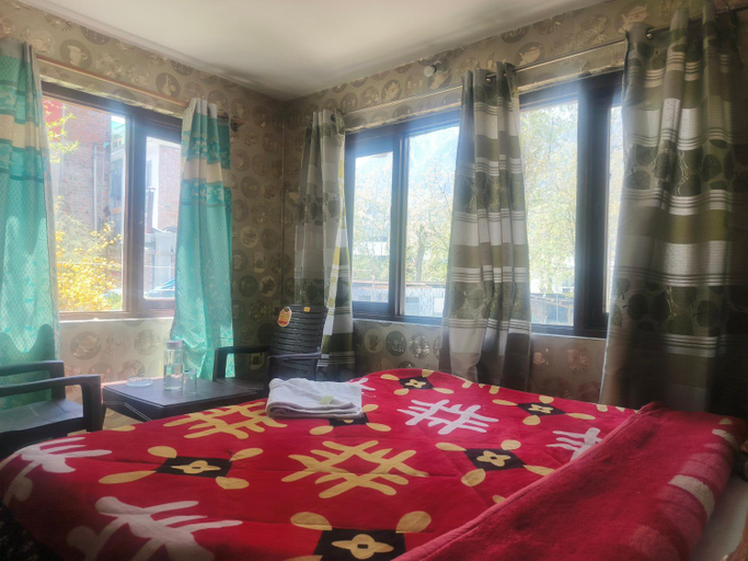 Others 2, Pahalgam Villas, Anantnag