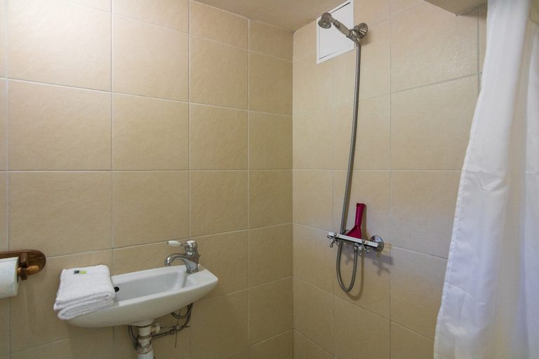 Bathroom 5, Castle Apartment in Chaleix by Forest, Dordogne