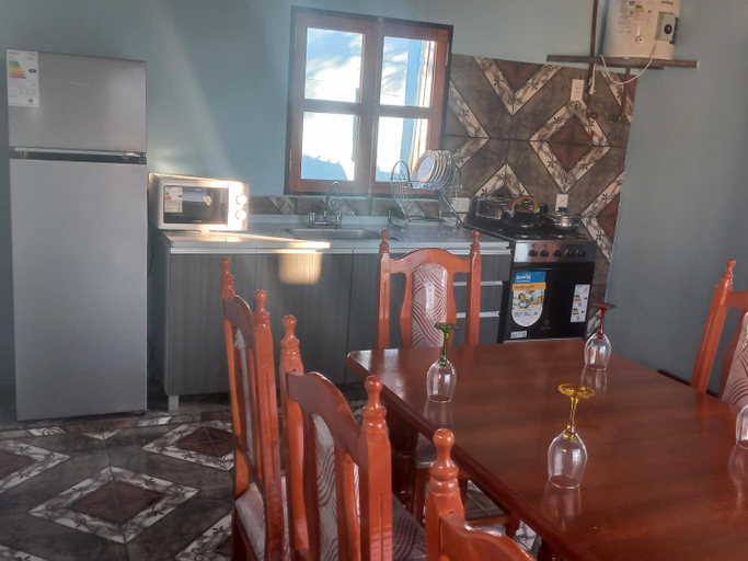 Others 5, Casa de familia, Cachi