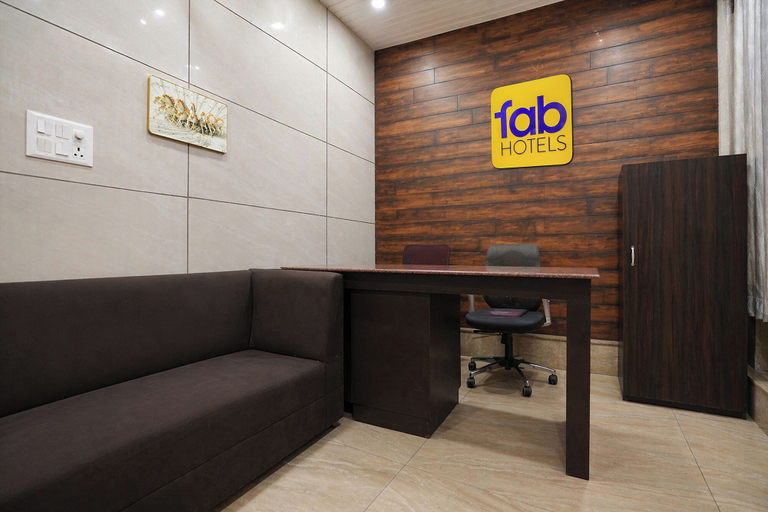 Reception 5, FabHotel BlueBell Inn, Lucknow