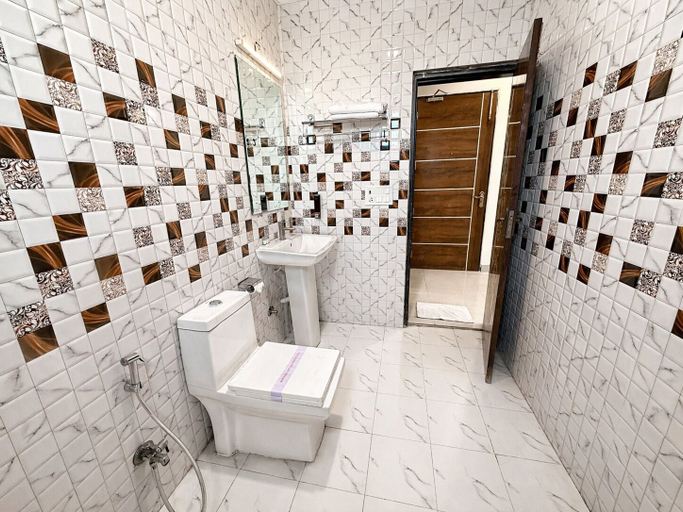 Bathroom 4, Dwelling residency, Gautam Buddha Nagar