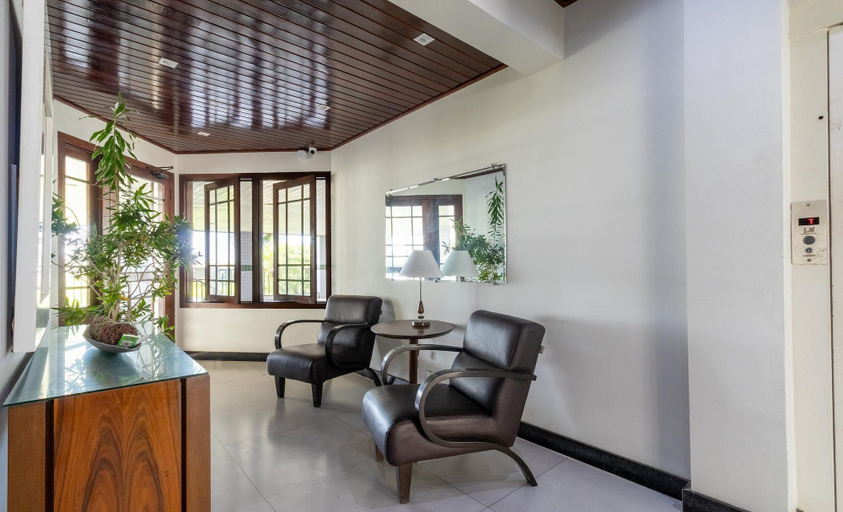 Interior 2, 3-bedroom Apt in Oceanfront Building Adlb0203, Cabo Frio