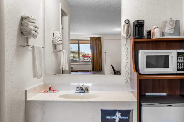 Others 5, Econo Lodge Miles City I-94, Custer
