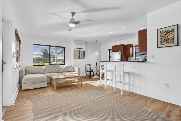 Living area 4, Walnut Beach - By Atlantikos, Broward