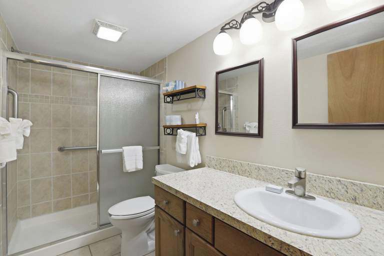 Bathroom 4, Ocean Landings Resort and Racquet, Brevard