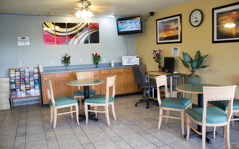 Lobby sitting area, Regency Inn, Muskogee