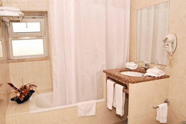Bathroom 4, Hotel Sao Mamede, Cascais