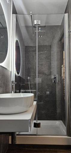 Bathroom, Alveari e Nidi, La Spezia