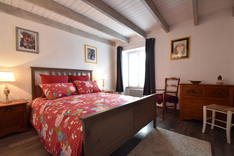 Room 3, Quiet Normandy Retreat, Manche