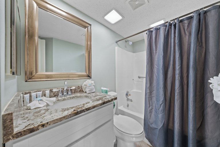 Bathroom 3, Windward Pointe 1506, Baldwin