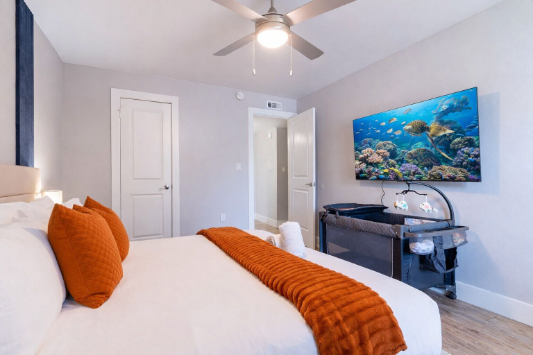 Room 2, The Westshore by Stylish Stays, Hillsborough
