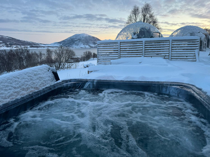 Sport & Beauty 5, Tjeldøya Slott, Tjeldsund