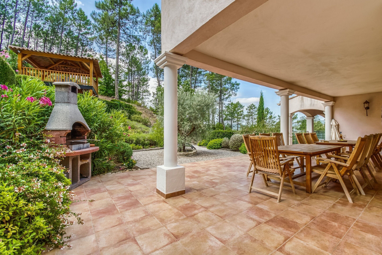 Balcony 4, Villa in Le Muy With Private Pool & Forest, Var