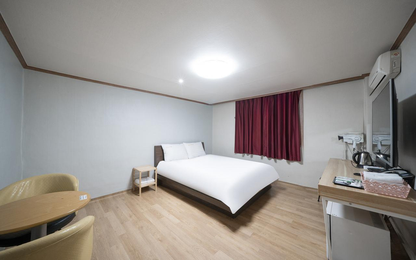 Bedroom 4, Gyeongsan Dongsan Motel, Dong
