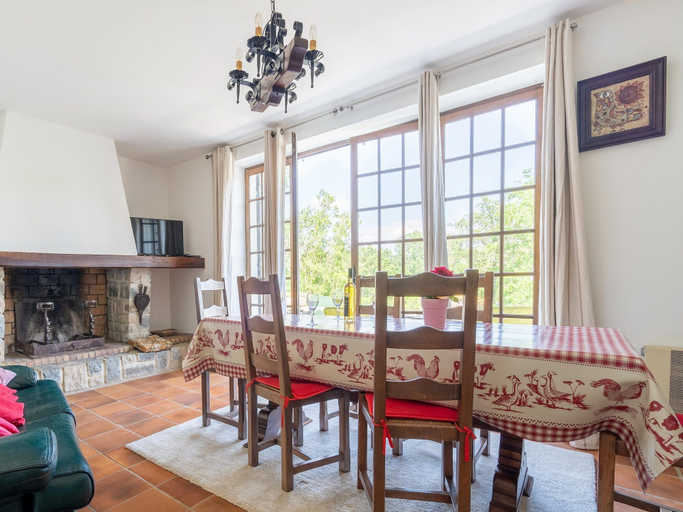 Dining 4, Holiday Home in Montclus Near River, Gard