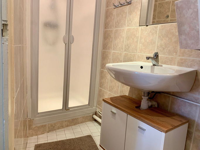 Bathroom, Villa in Saint-nectaire Near Ski Slopes, Puy-de-Dôme