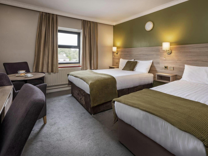 Bedroom, Treacys West County Hotel Ennis
