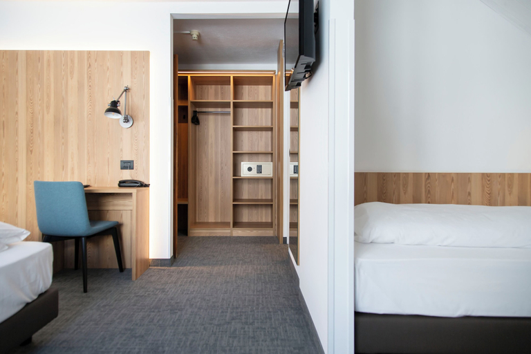 Bedroom 3, Blu Senales Active & Family Resort, Bolzano