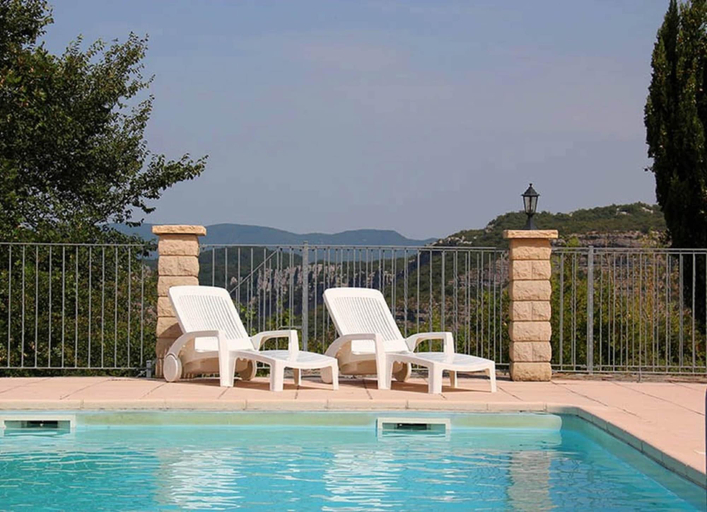 Pool 4, Holiday Home in Toulon With Pool & Beach Nearby, Ardèche