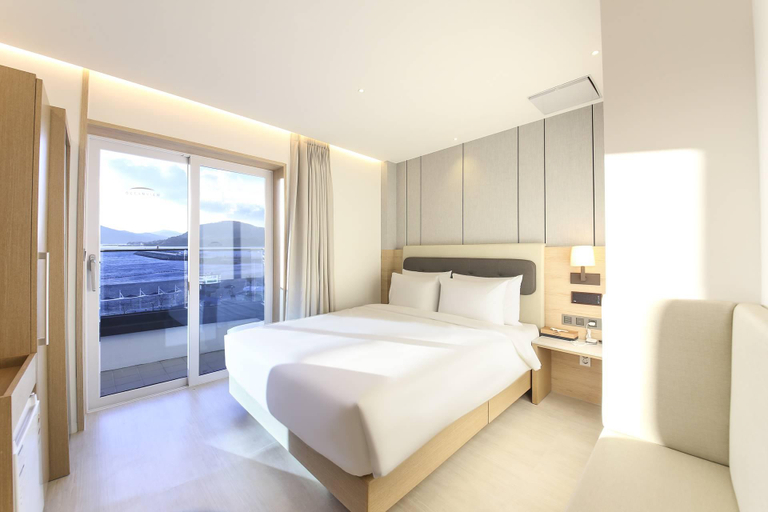 Bedroom 3, Changwon Masan HOTEL OCEAN VIEW, Masan