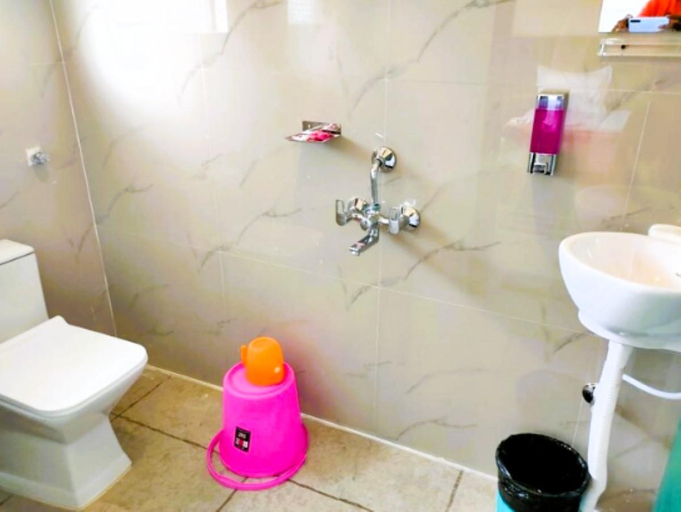 Bathroom 5, Hotel Version Regency, Birbhum