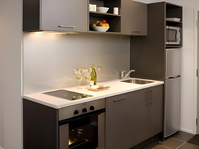 Others 5, Barclay Suites, Waitakere
