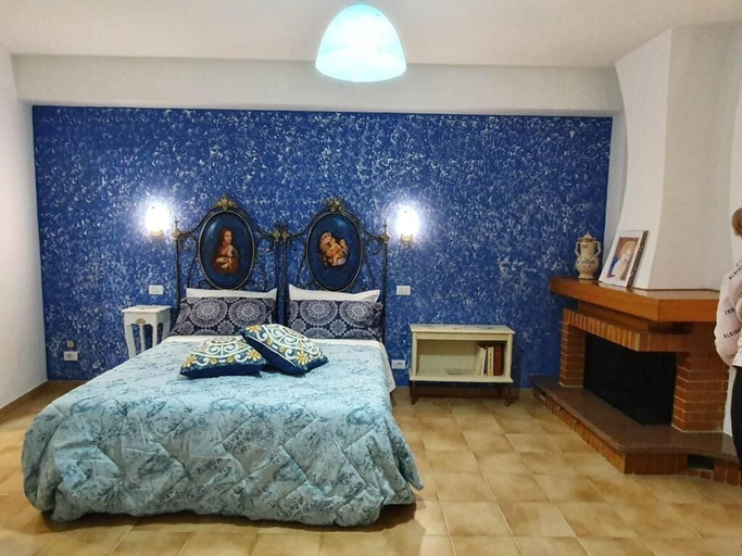 Bedroom 5, La Castellana, Cosenza