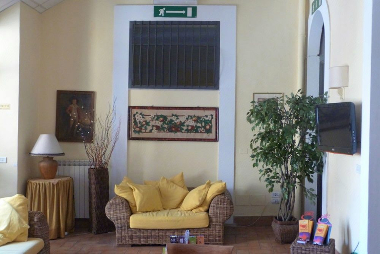 Others 5, Hotel Etnea 316, Catania