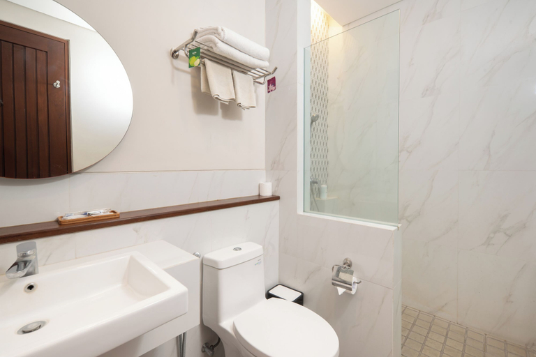 Bathroom 4, Tanaka Canggu Guesthouse, Badung