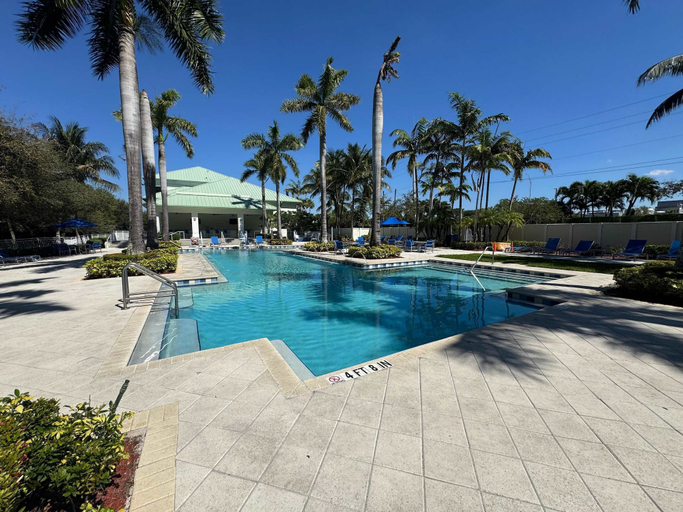 Sport & Beauty, Two-Level Town House-Doral location-We Host, Miami-Dade