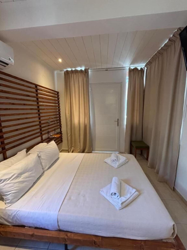 Room 4, Physis Oikos Beachfront Apartments, Thessaly