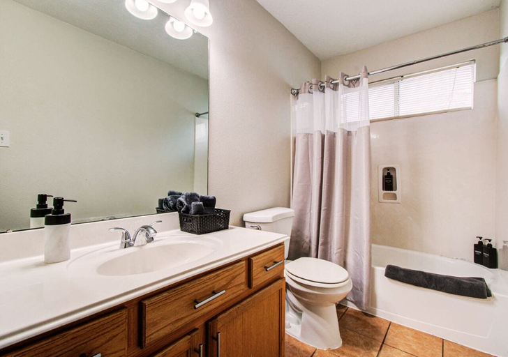 Bathroom 5, Empress Modern Haven, Houston