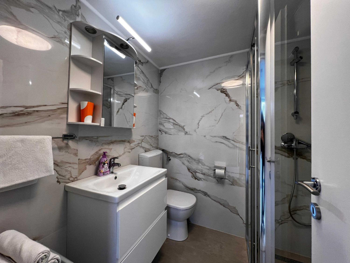 Bathroom 2, Guest House Kono - Two Bedroom Apartment, Dubrovnik
