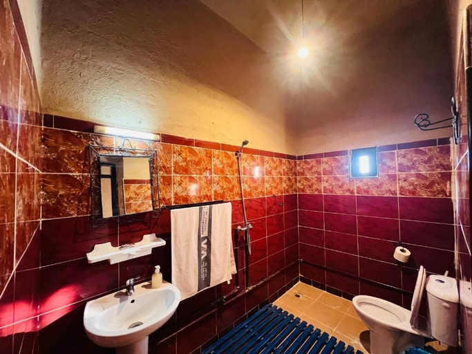 Bathroom 3, Hotel Camping Les Roses Des Dunes, Errachidia