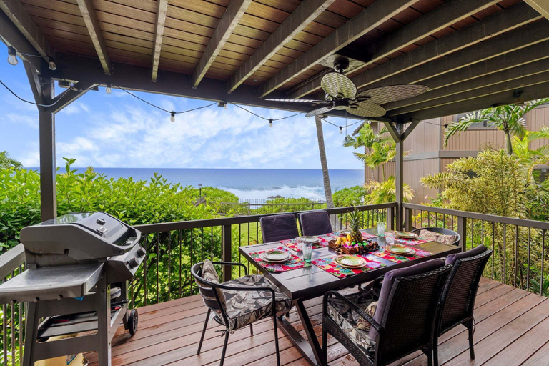 Outdoor dining 4, Air-conditioned Ocean Front Hawaii Townhome! - Sleeps 6 - Vrkcv, Hawaii
