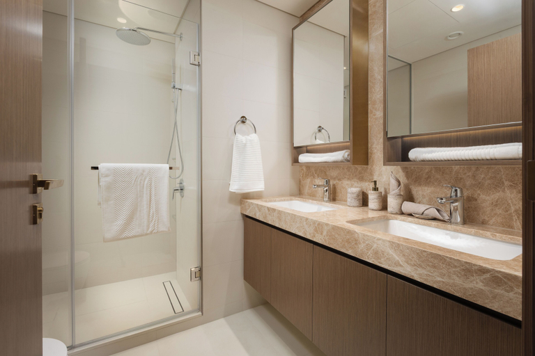 Bathroom 4, Elegant 2BR Apartment with Sea View, Dubai