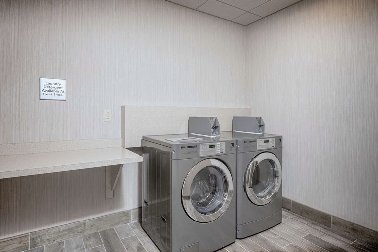 Bathroom 4, Hampton Inn Boston - Westborough, Worcester