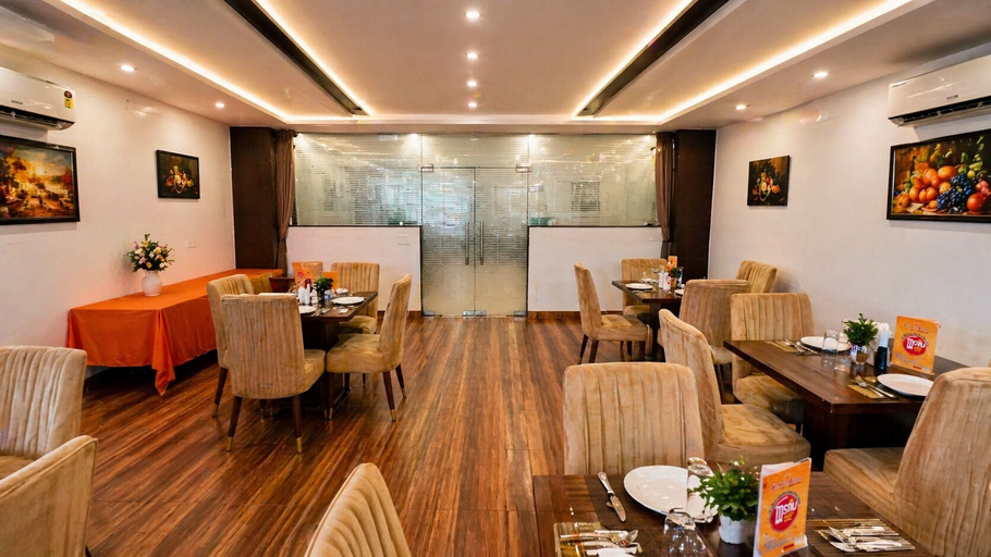 Food & Drinks 5, Hotel Kian by JMD Group, Delhi