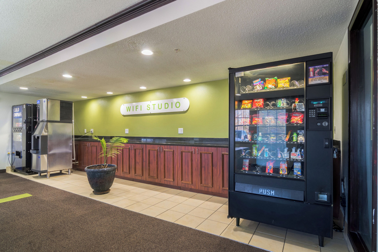 Interior, Everstay Living Extended Stay, Collin