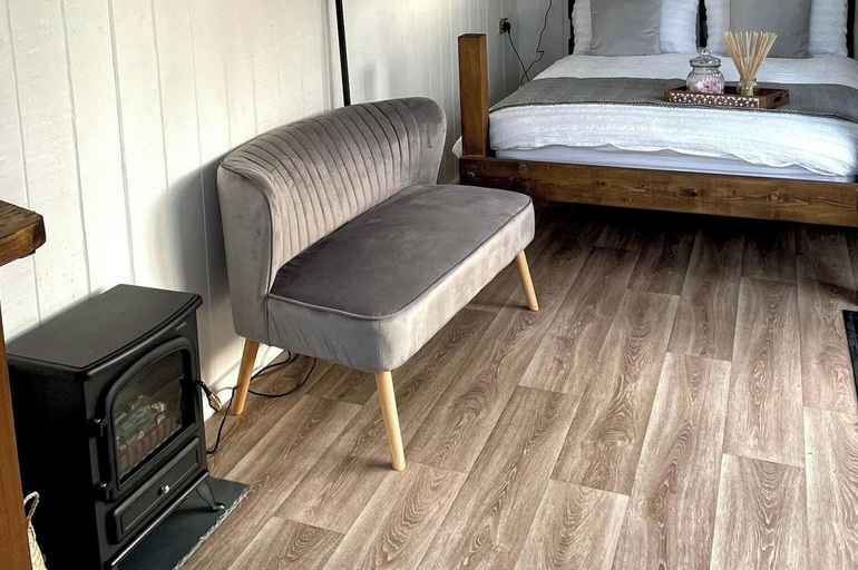 Bedroom 3, Trethowels Grey Hidden hut, Cornwall