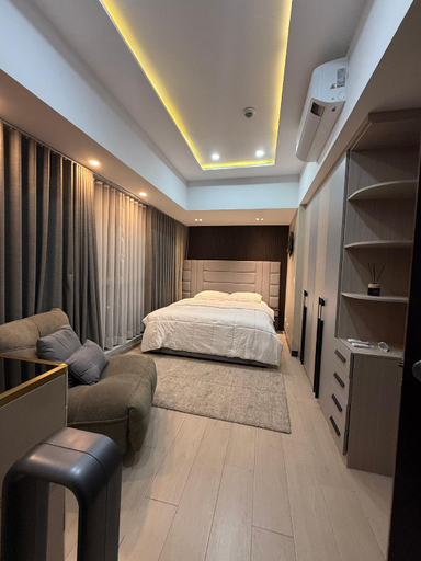 3, Cozy Apartment with Private Room in Vibrant Taguig, Taguig
