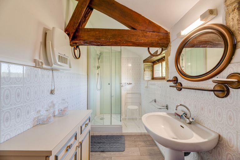 Bathroom, Cosy Holiday Home With Garden, Dordogne