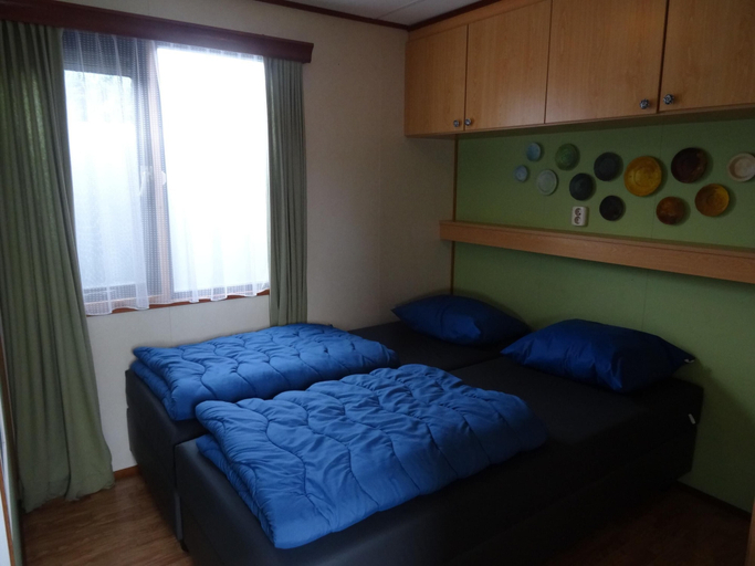 Bedroom 4, Chalet Near Drunense Dunes in Van Gogh Style, Tilburg